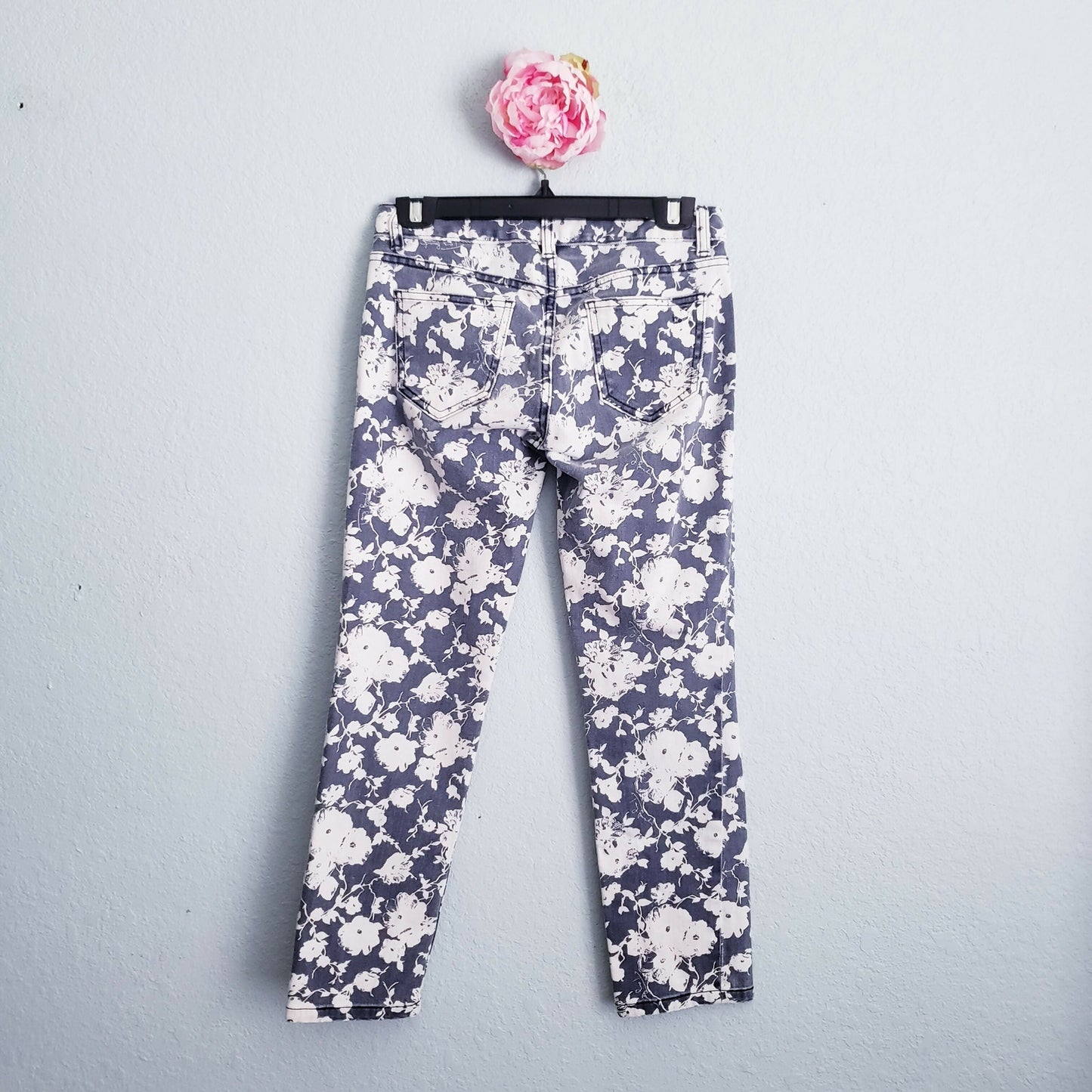 Tory Burch Mid-Rise Floral Skinny Jeans - Floral Dark Gray - Size 25